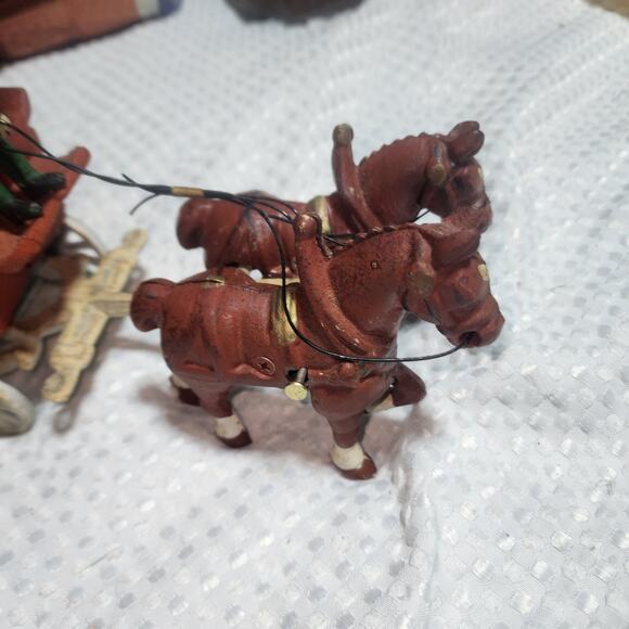 COCA COLA VINTAGE EUC CAST IRON HORSE DRAWN WAGON WITH UMBRELLA & Access - Picture 3 of 6